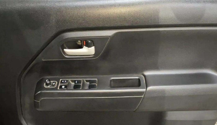 2020 Maruti New Wagon-R ZXI 1.2, Petrol, Manual, 41,240 km, Driver Side Door Panels Control