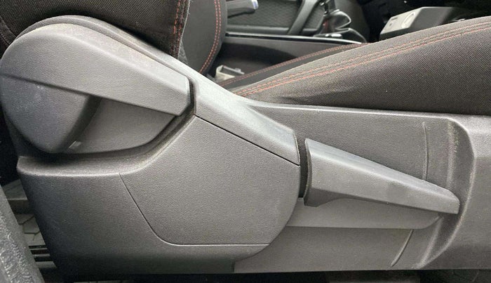 2022 Renault Kiger RXZ MT, Petrol, Manual, 44,194 km, Driver Side Adjustment Panel