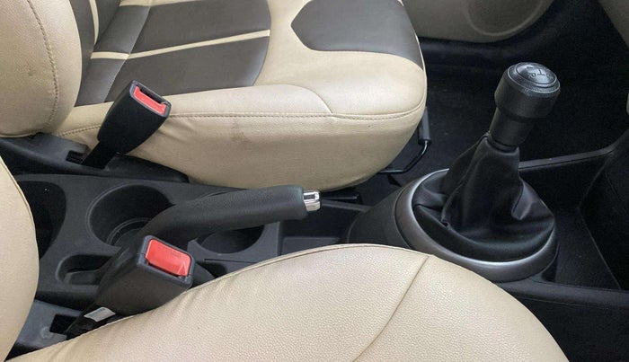 2013 Hyundai i20 MAGNA 1.2, Petrol, Manual, 29,734 km, Gear Lever