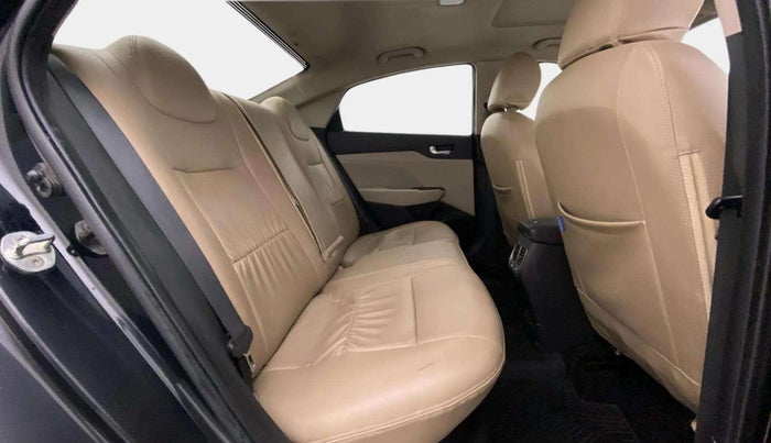 2018 Hyundai Verna 1.6 VTVT SX + AT, Petrol, Automatic, 96,580 km, Right Side Rear Door Cabin