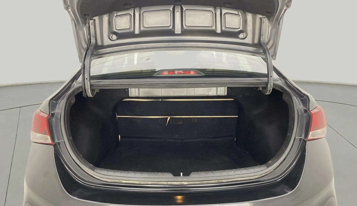 2018 Hyundai Verna 1.6 VTVT SX + AT, Petrol, Automatic, 96,580 km, Boot Inside