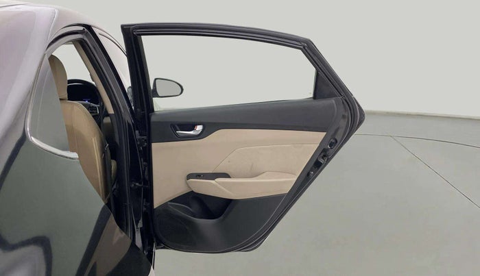 2018 Hyundai Verna 1.6 VTVT SX + AT, Petrol, Automatic, 96,580 km, RHS Rear Door