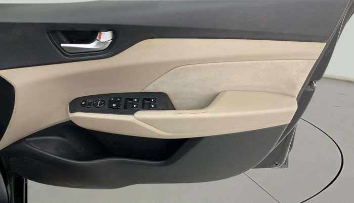 2018 Hyundai Verna 1.6 VTVT SX + AT, Petrol, Automatic, 96,580 km, Driver Side Door Panels Control