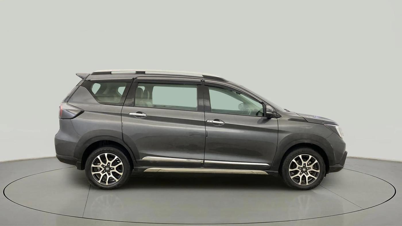 2023 Maruti XL6 ALPHA AT, Petrol, Automatic, 39,712 km, Right Side View