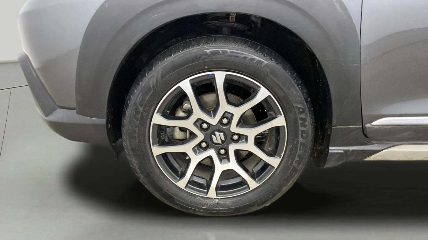 2023 Maruti XL6 ALPHA AT, Petrol, Automatic, 39,712 km, Left Front Wheel