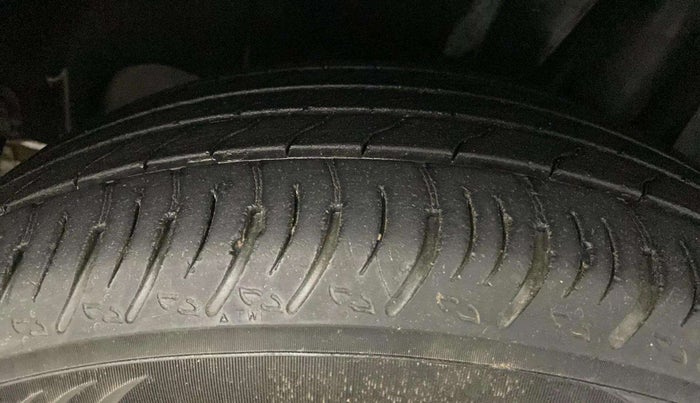 2023 Maruti XL6 ALPHA AT, Petrol, Automatic, 39,488 km, Left Rear Tyre Tread