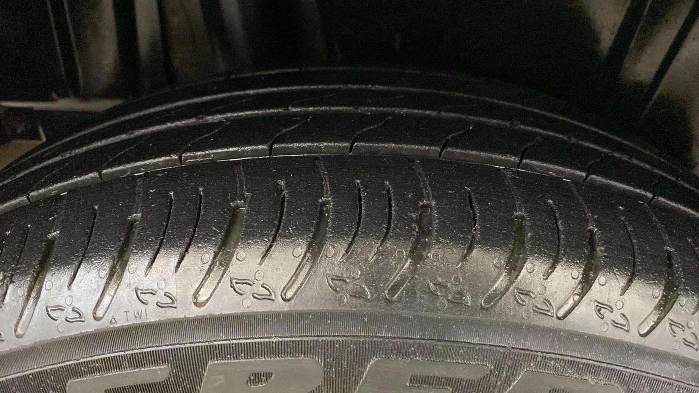 2023 Maruti XL6 ALPHA AT, Petrol, Automatic, 39,712 km, Right Rear Tyre Tread