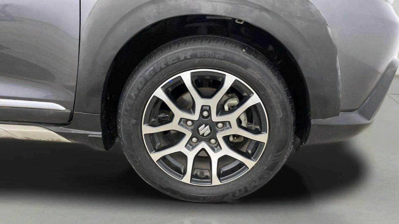 2023 Maruti XL6 ALPHA AT, Petrol, Automatic, 39,712 km, Right Front Wheel