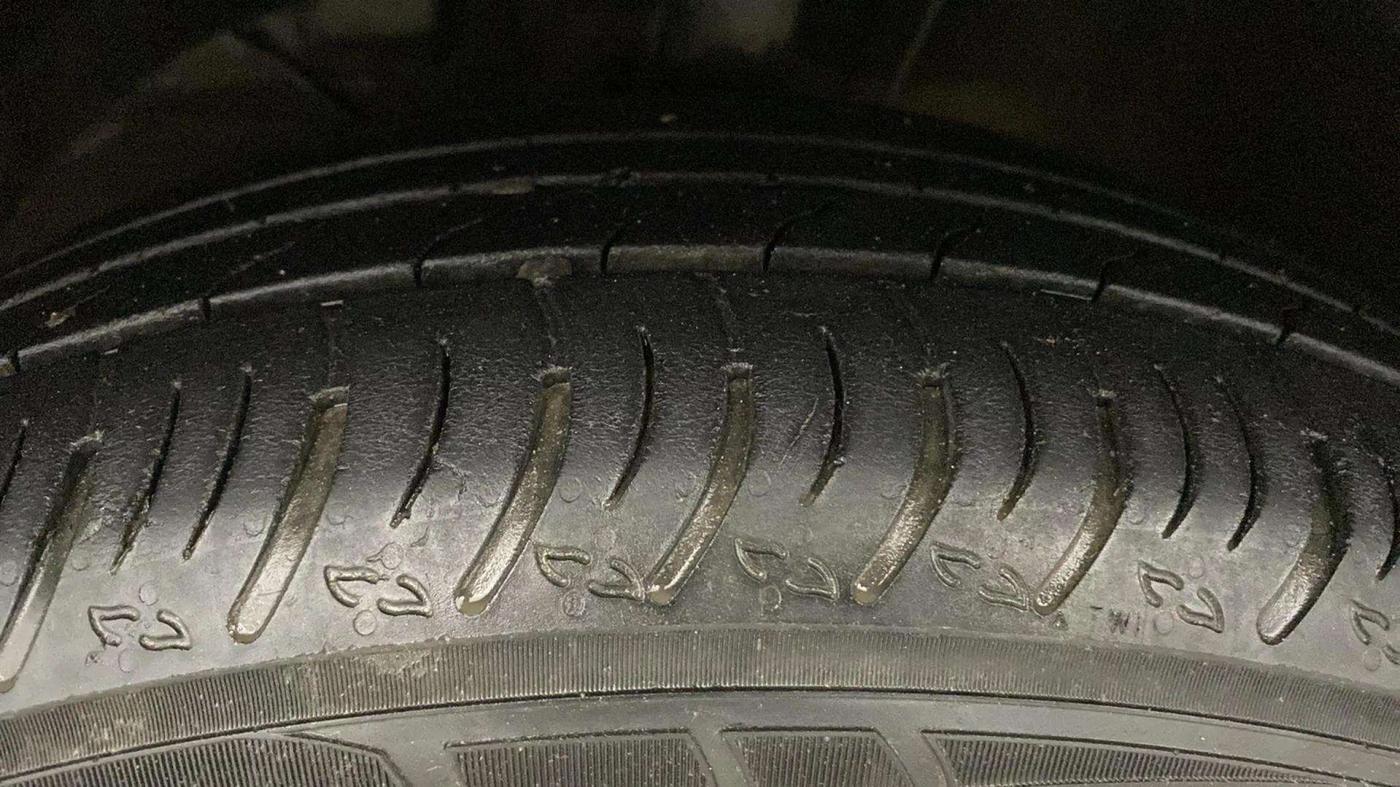 2023 Maruti XL6 ALPHA AT, Petrol, Automatic, 39,712 km, Left Front Tyre Tread