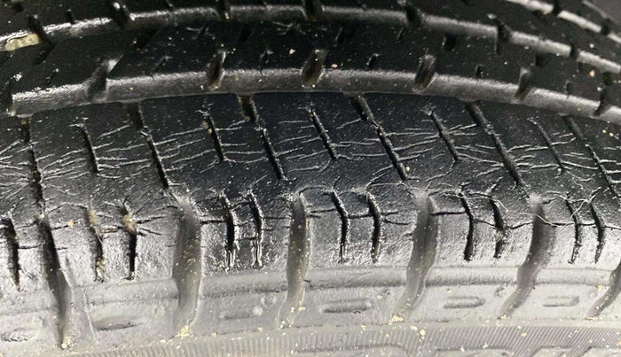 2015 Maruti Alto K10 VXI, Petrol, Manual, 26,016 km, Left Front Tyre Tread