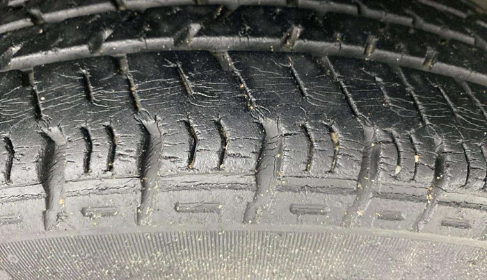 2015 Maruti Alto K10 VXI, Petrol, Manual, 26,016 km, Left Rear Tyre Tread