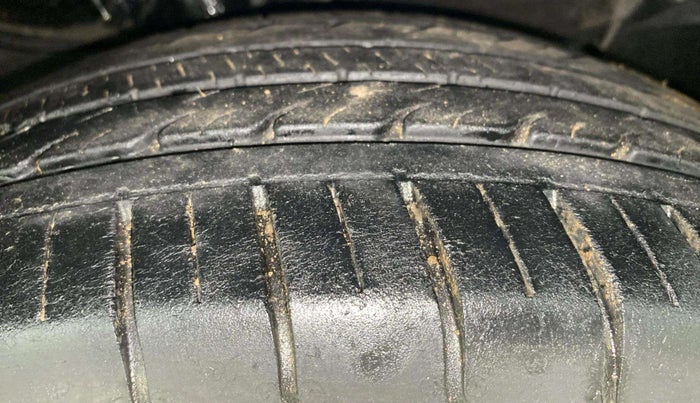 2020 KIA SELTOS HTX 1.5 PETROL, Petrol, Manual, 36,119 km, Right Front Tyre Tread