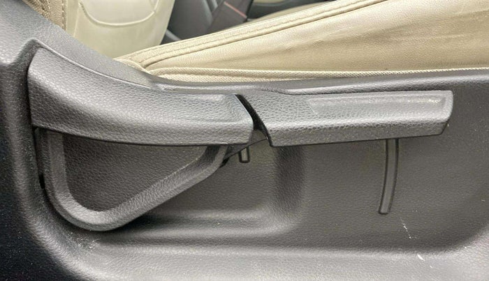 2020 KIA SELTOS HTX 1.5 PETROL, Petrol, Manual, 36,119 km, Driver Side Adjustment Panel