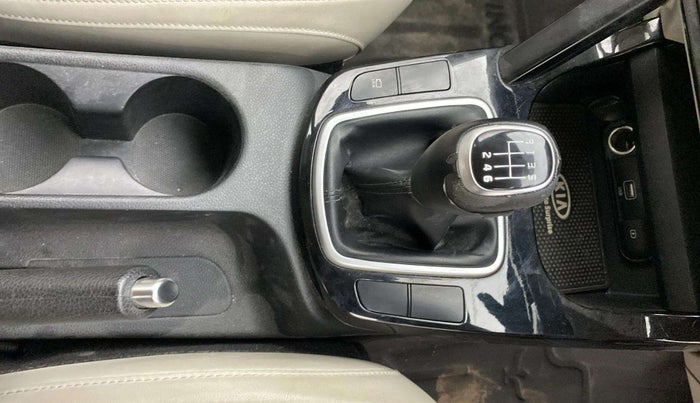 2020 KIA SELTOS HTX 1.5 PETROL, Petrol, Manual, 36,119 km, Gear Lever