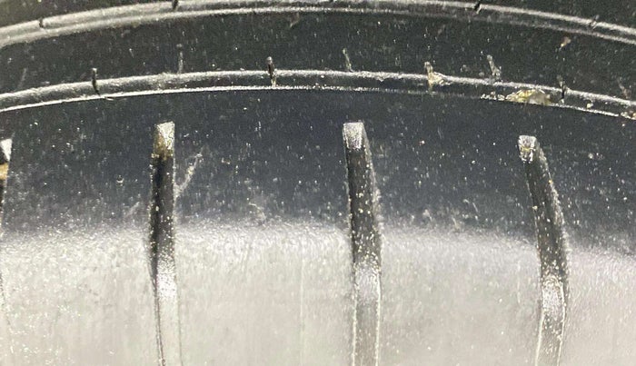 2020 Maruti Swift ZXI AMT, Petrol, Automatic, 51,839 km, Left Rear Tyre Tread