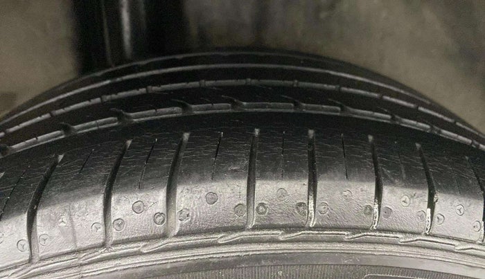 2020 Maruti Ciaz ALPHA 1.5 SHVS PETROL, Petrol, Manual, 32,482 km, Right Rear Tyre Tread