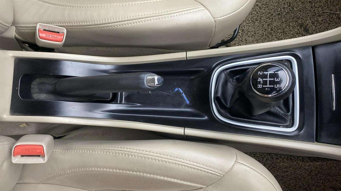 2020 Maruti Ciaz ALPHA 1.5 SHVS PETROL, Petrol, Manual, 32,482 km, Gear Lever