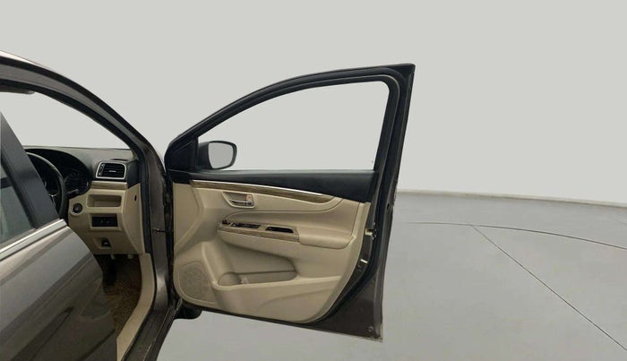 2020 Maruti Ciaz ALPHA 1.5 SHVS PETROL, Petrol, Manual, 32,482 km, RHS Front Door