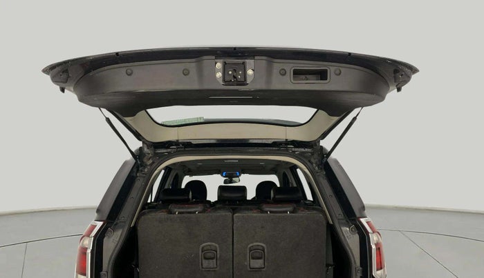 2019 Mahindra XUV500 W11, Diesel, Manual, 1,00,606 km, Boot Door Open