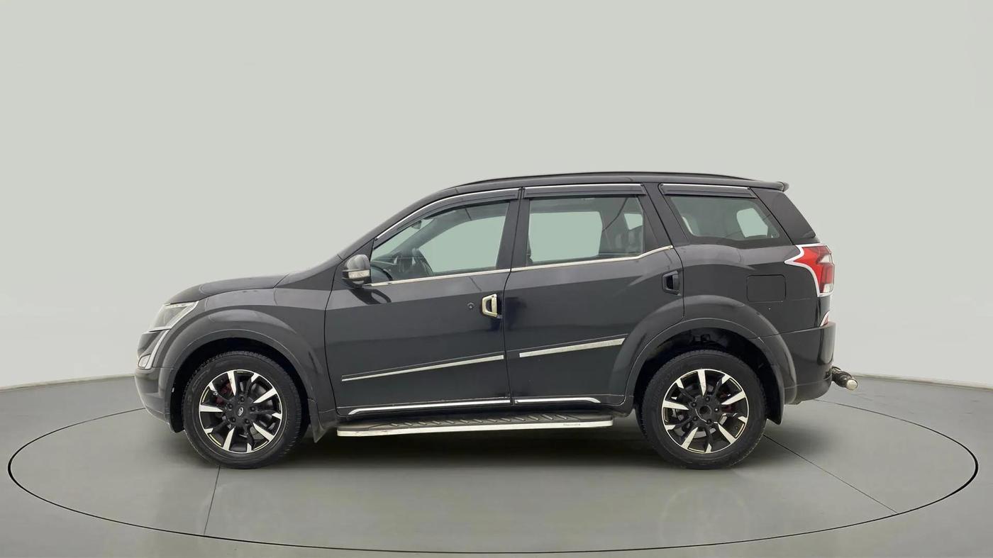 2019 Mahindra XUV500 W11, Diesel, Manual, 1,00,606 km, Left Side