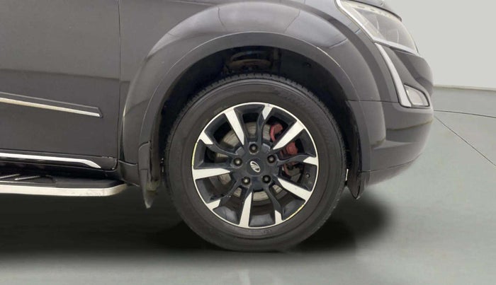 2019 Mahindra XUV500 W11, Diesel, Manual, 1,00,606 km, Right Front Wheel