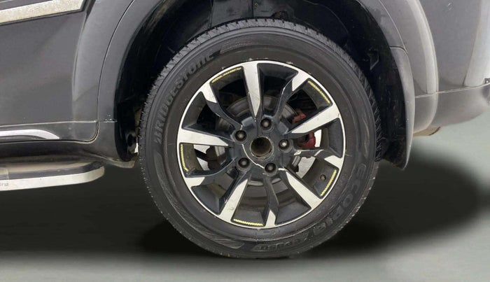 2019 Mahindra XUV500 W11, Diesel, Manual, 1,00,606 km, Left Rear Wheel
