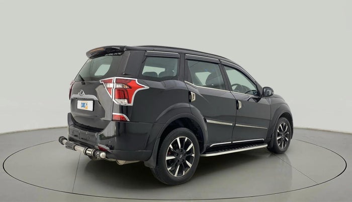 2019 Mahindra XUV500 W11, Diesel, Manual, 1,00,606 km, Right Back Diagonal