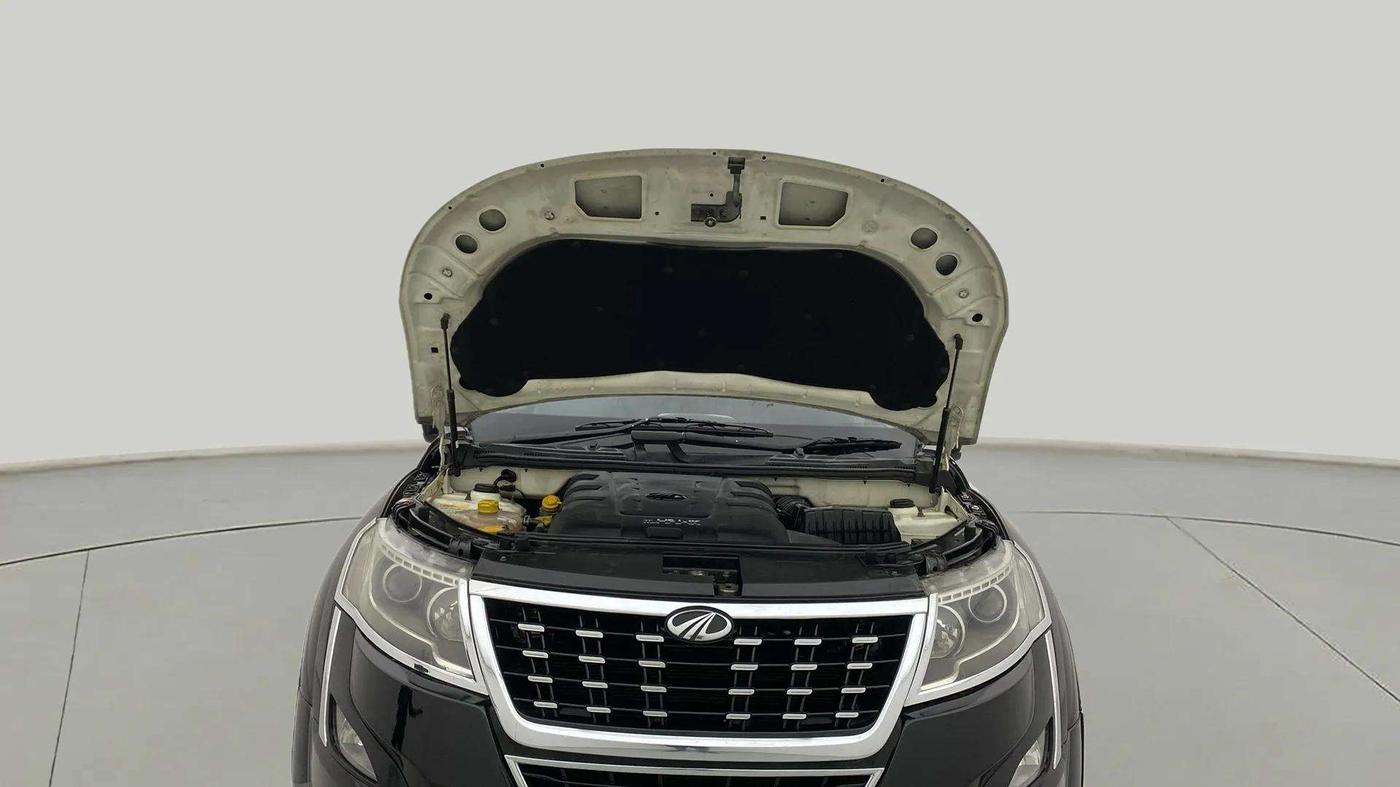 2019 Mahindra XUV500 W11, Diesel, Manual, 1,00,606 km, Open Bonet