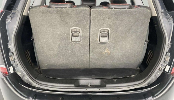 2019 Mahindra XUV500 W11, Diesel, Manual, 1,00,606 km, Boot Open Zoomed View