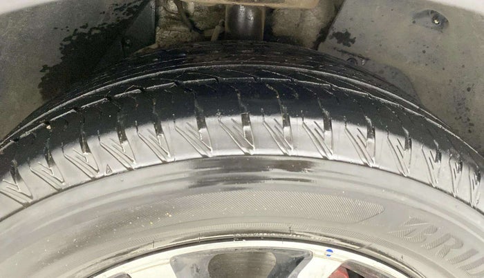 2019 Mahindra XUV500 W11, Diesel, Manual, 1,00,606 km, Left Front Tyre Tread
