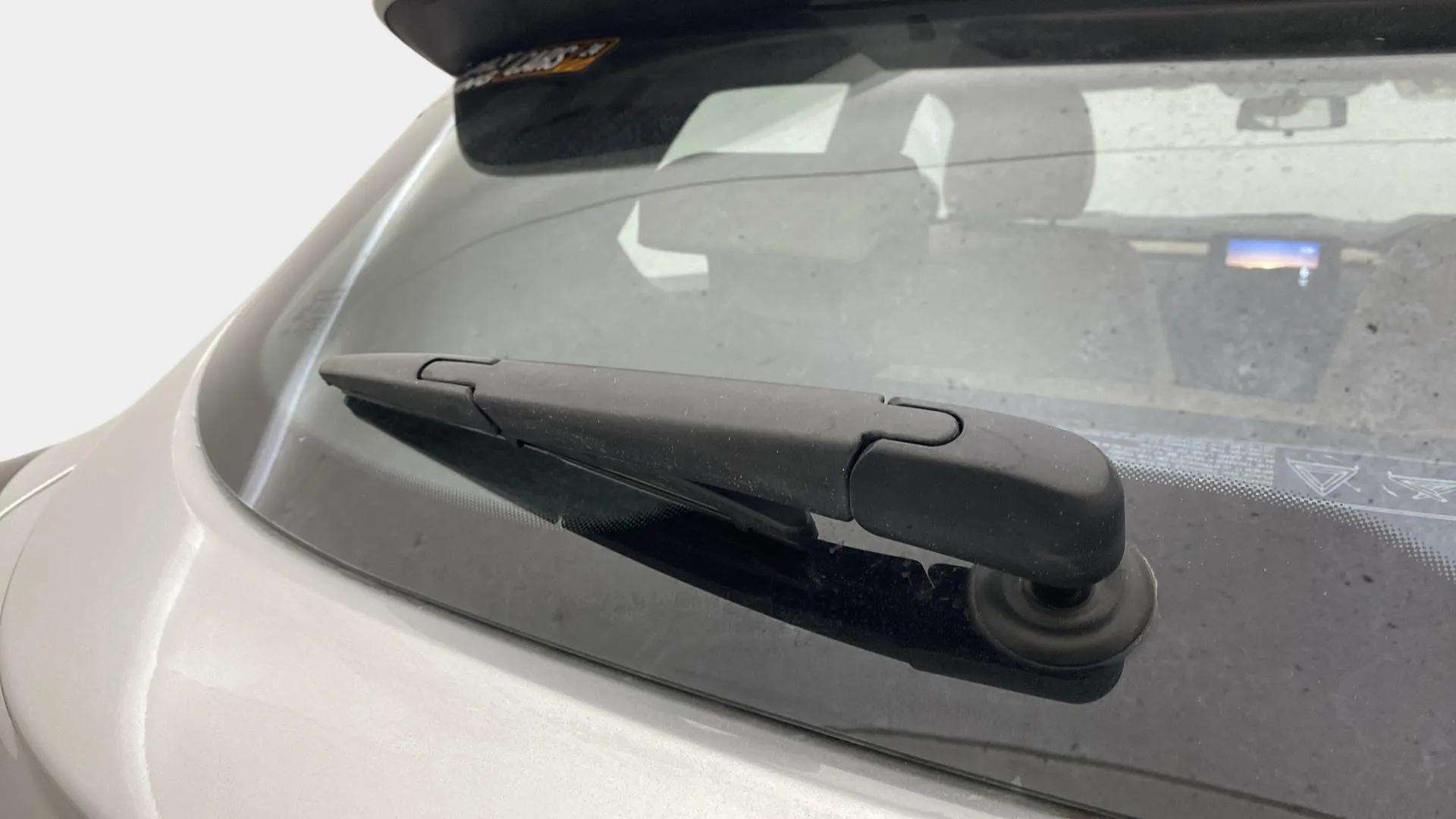 Rear-windshield-wiper-blade-24