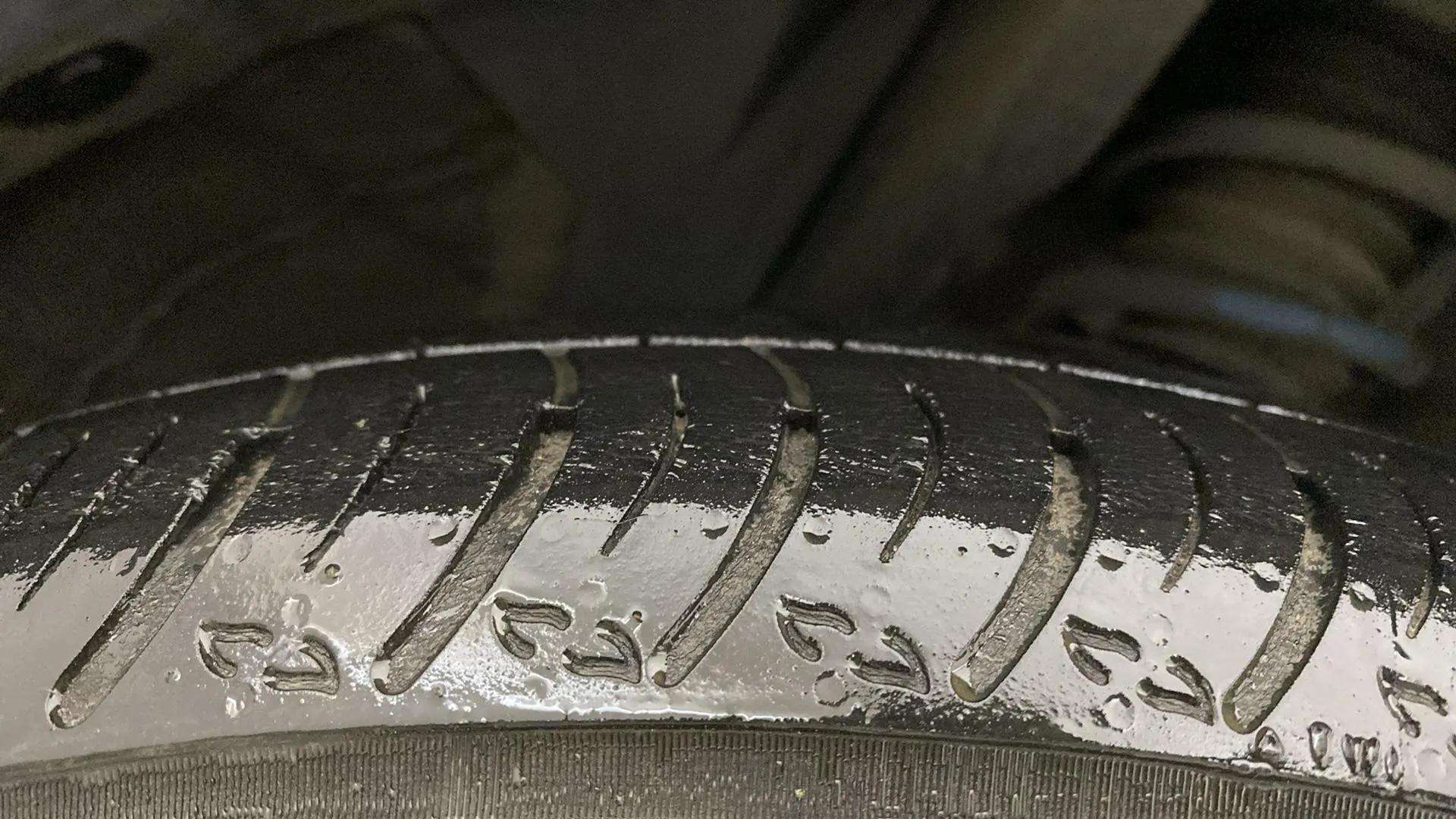 RHS-Front-Tyre-Tread-18