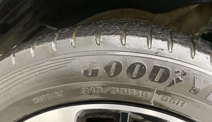 2021 MG HECTOR PLUS SHARP 1.5 PETROL TURBO CVT 6-STR, Petrol, Automatic, 44,275 km, Right Front Tyre Tread