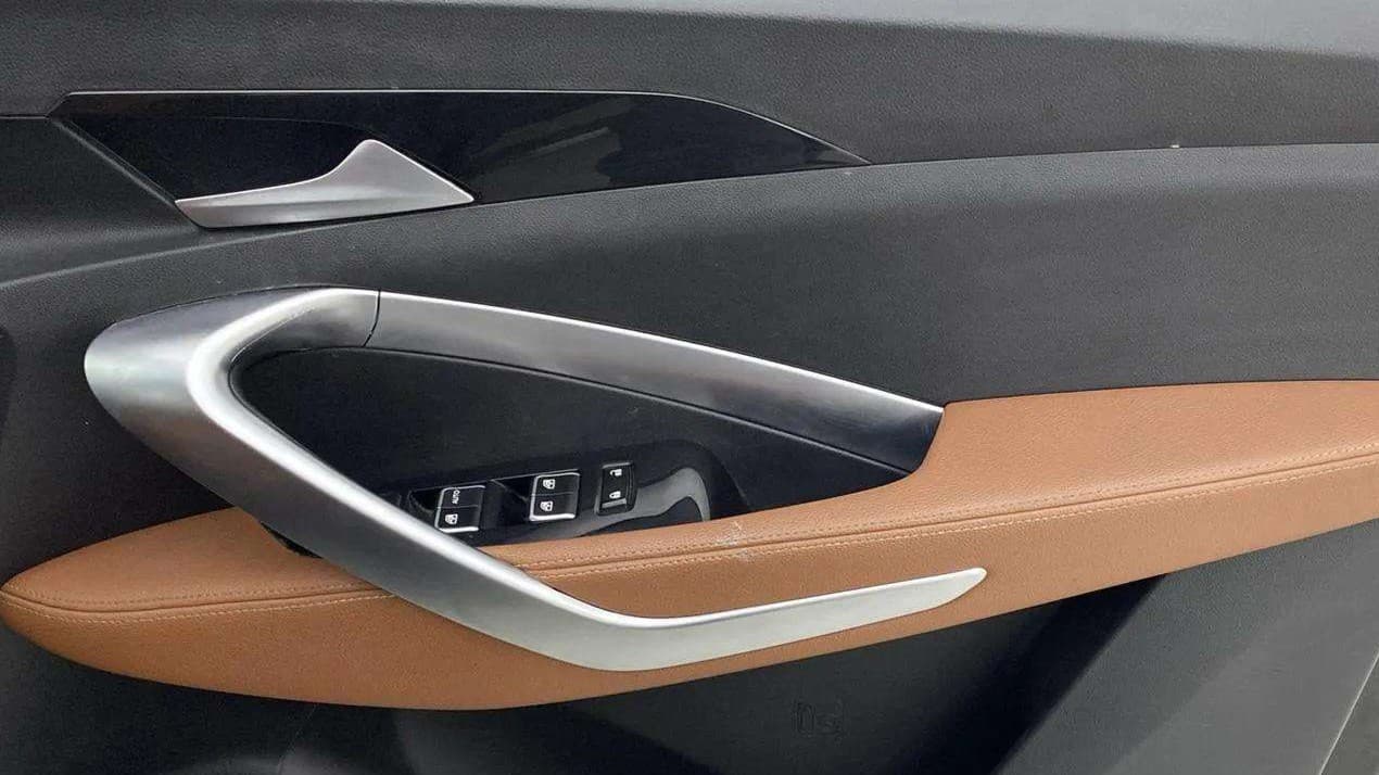 2021 MG HECTOR PLUS SHARP 1.5 PETROL TURBO CVT 6-STR, Petrol, Automatic, 44,395 km, Driver Side Door Panels Control