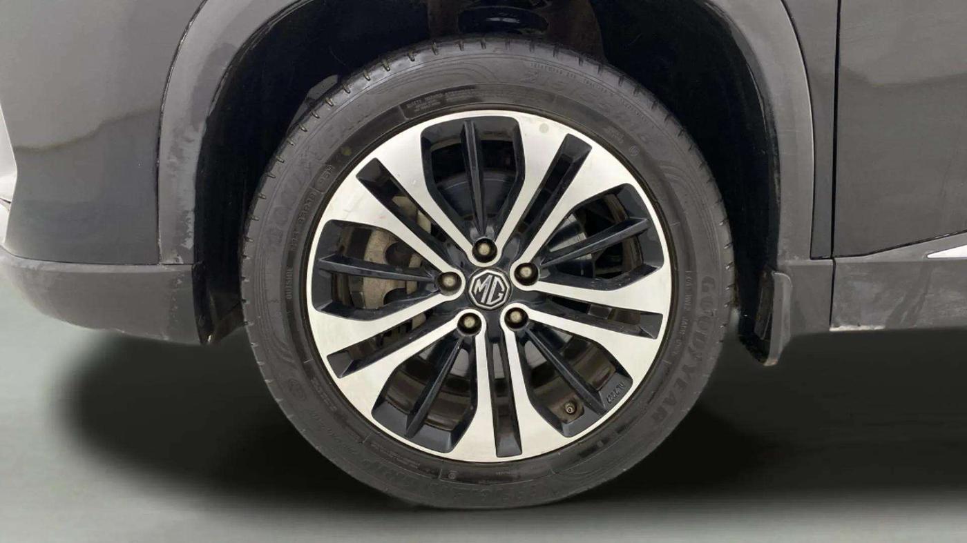 2021 MG HECTOR PLUS SHARP 1.5 PETROL TURBO CVT 6-STR, Petrol, Automatic, 44,395 km, Left Front Wheel
