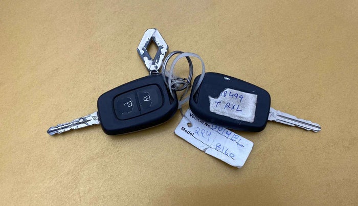 2020 Renault TRIBER RXL MT, Petrol, Manual, 18,120 km, Key Close Up