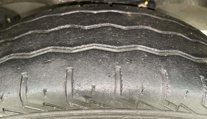 2023 Maruti Eeco 7 STR STD 1.2, Petrol, Manual, 48,668 km, Right Front Tyre Tread