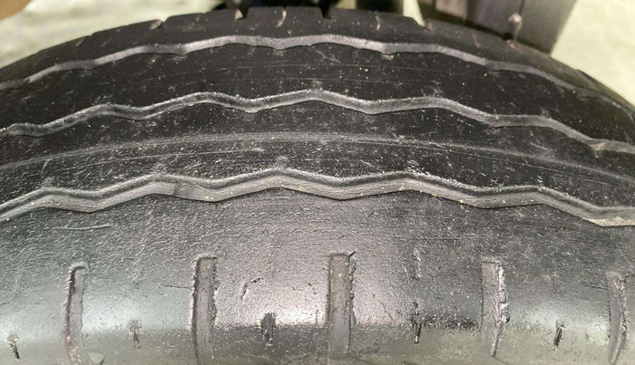 2023 Maruti Eeco 7 STR STD 1.2, Petrol, Manual, 48,668 km, Left Rear Tyre Tread