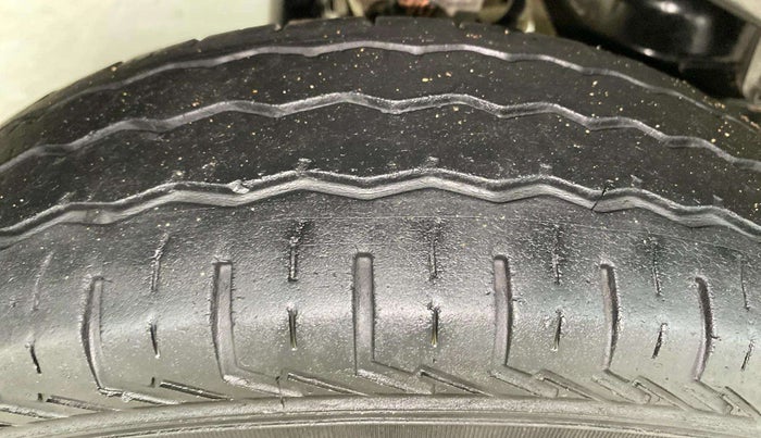 2023 Maruti Eeco 7 STR STD 1.2, Petrol, Manual, 48,668 km, Right Rear Tyre Tread