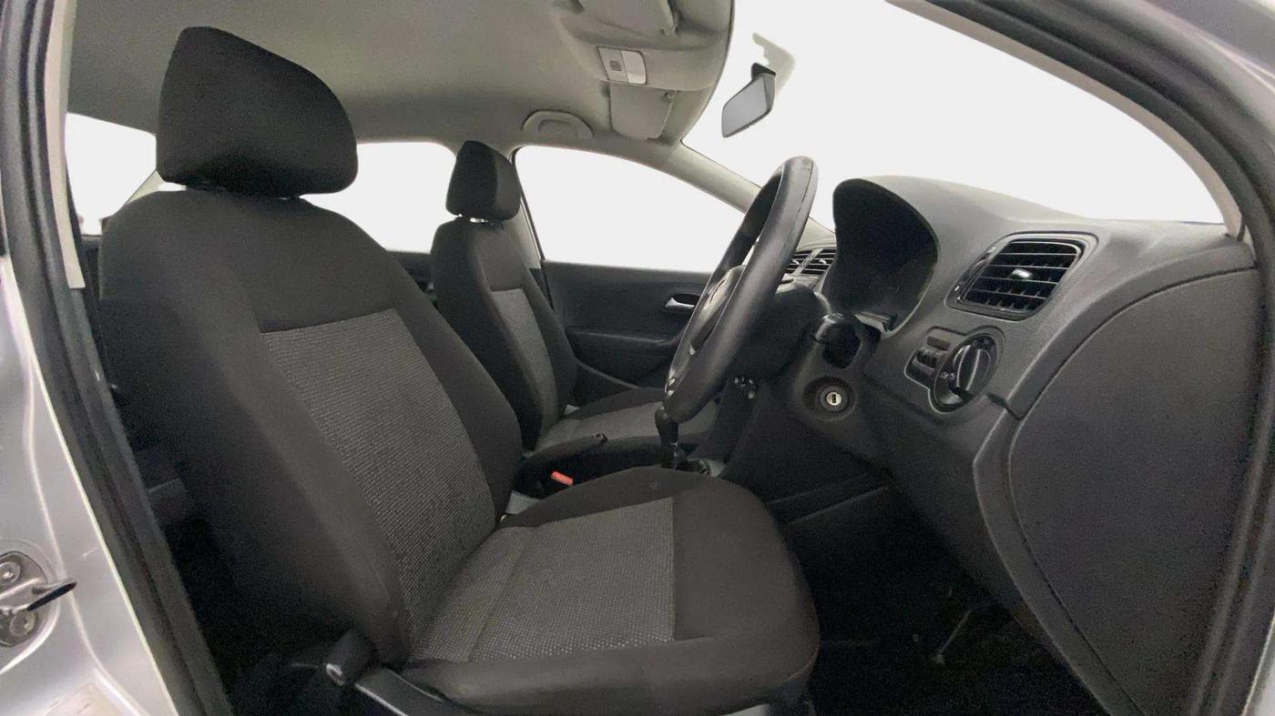 2016 Volkswagen Ameo TRENDLINE 1.5L, Diesel, Manual, 1,11,528 km, Right Side Front Door Cabin