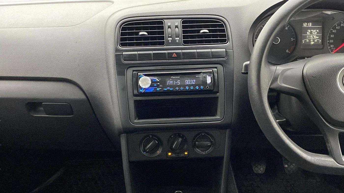 2016 Volkswagen Ameo TRENDLINE 1.5L, Diesel, Manual, 1,11,528 km, Air Conditioner