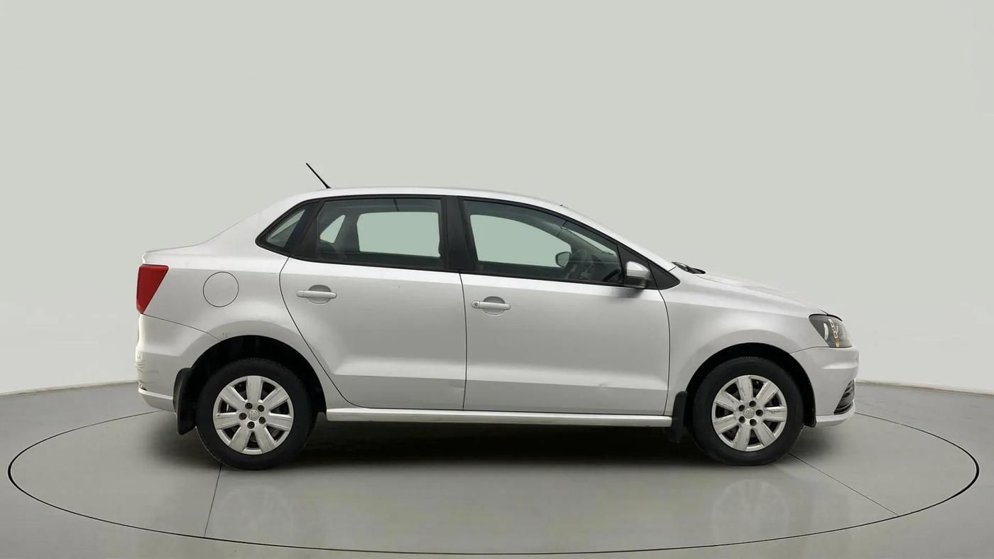 2016 Volkswagen Ameo TRENDLINE 1.5L, Diesel, Manual, 1,11,528 km, Right Side View