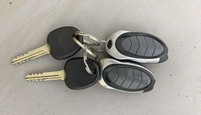 2019 Hyundai XCENT PRIME T  VTVT PLUS  CNG, CNG, Manual, 63,564 km, Key Close Up