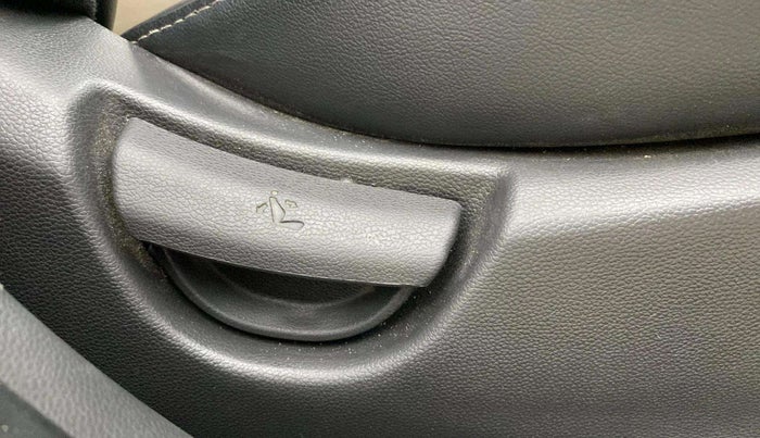 2019 Hyundai XCENT PRIME T  VTVT PLUS  CNG, CNG, Manual, 63,564 km, Driver Side Adjustment Panel