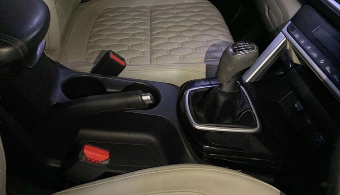 2020 KIA SELTOS HTX 1.5 PETROL, Petrol, Manual, 60,468 km, Gear Lever
