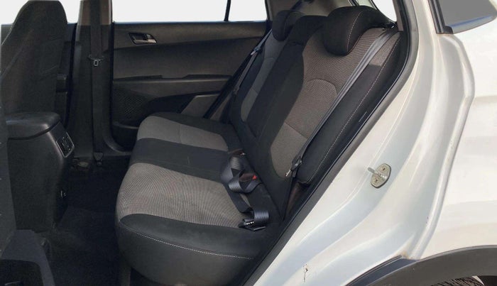 2017 Hyundai Creta SX PLUS 1.6 PETROL, Petrol, Manual, 90,391 km, Right Side Rear Door Cabin