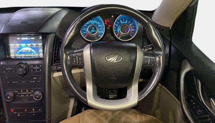 2016 Mahindra XUV500 W10 1.99, Diesel, Manual, 88,498 km, Steering Wheel Close Up
