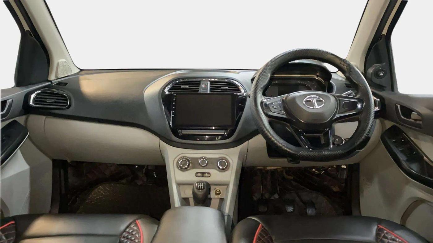 2021 Tata Tiago XT (O) PETROL, Petrol, Manual, 29,588 km, Dashboard