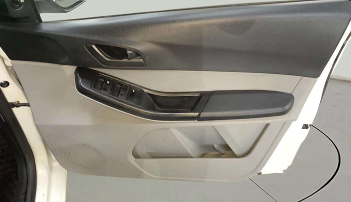 2021 Tata Tiago XT (O) PETROL, Petrol, Manual, 29,578 km, Driver Side Door Panels Control