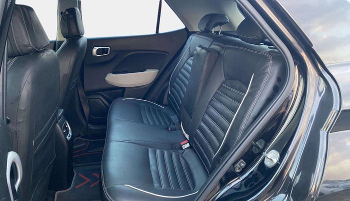 2023 Hyundai VENUE SX 1.2 PETROL, Petrol, Manual, 28,511 km, Right Side Rear Door Cabin